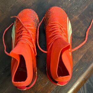 Boys puma soccer cleats size 3